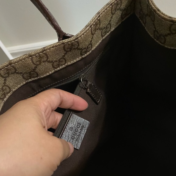 Gucci pvc tote- -5.2”x12.2”x11.5” inches price authentic ✅ with stain on canvass - Picture 10 of 14